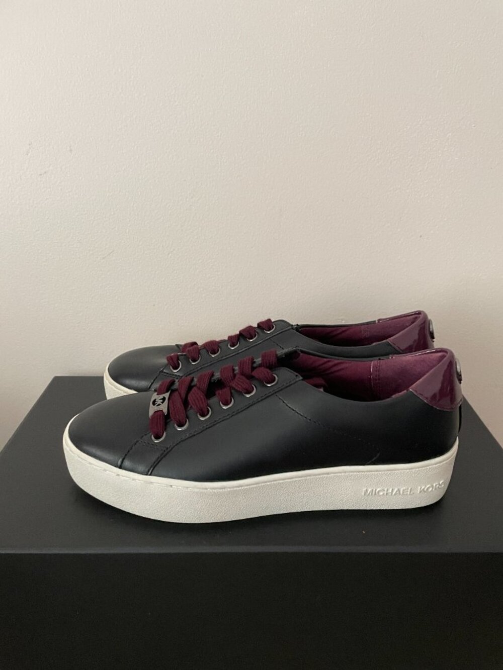MICHAEL KORS Leather Lace Up Sneakers NEW
